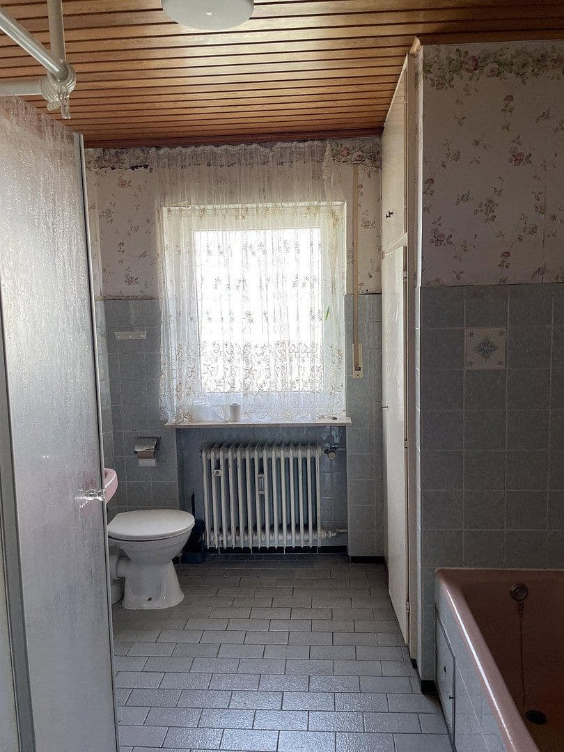 Predaj domu 212 m², pozemek 815 m², Marloffstein, Bavorsko Predaj domu 212 m², pozemek 815 m², Marloffstein, Bavorsko