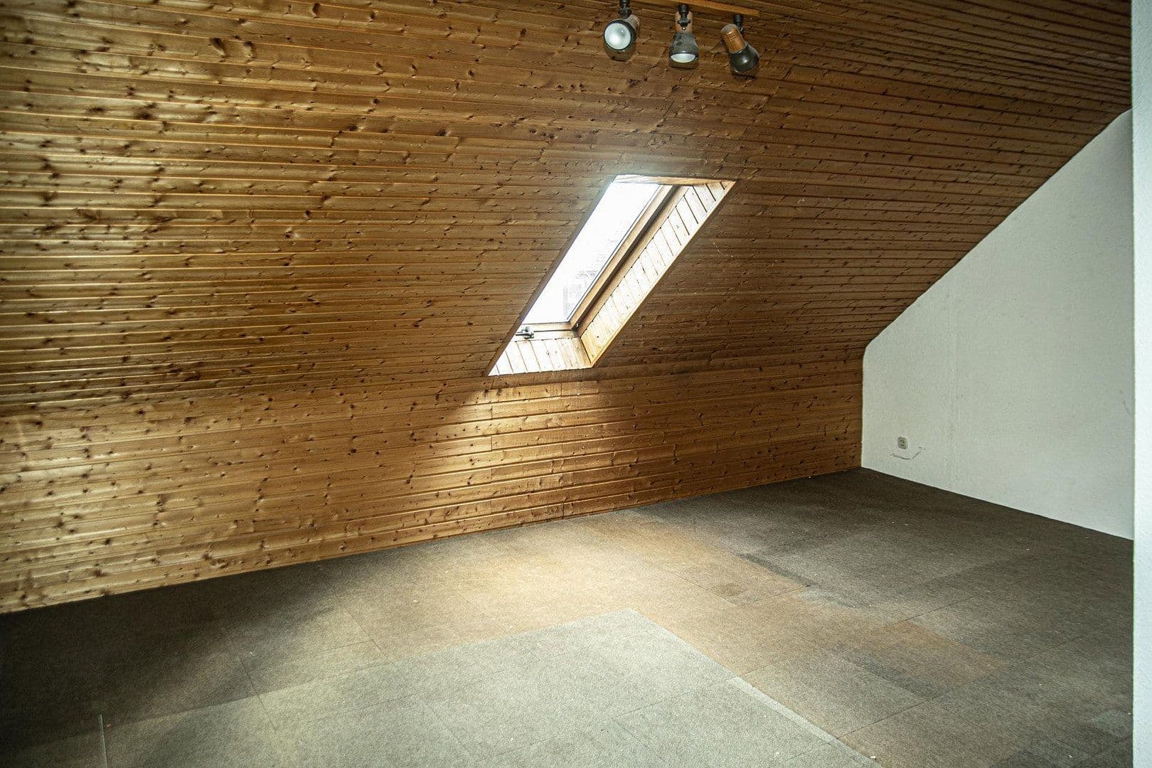Predaj domu 112 m², pozemek 291 m², Ingolstadt, Bavorsko Predaj domu 112 m², pozemek 291 m², Ingolstadt, Bavorsko