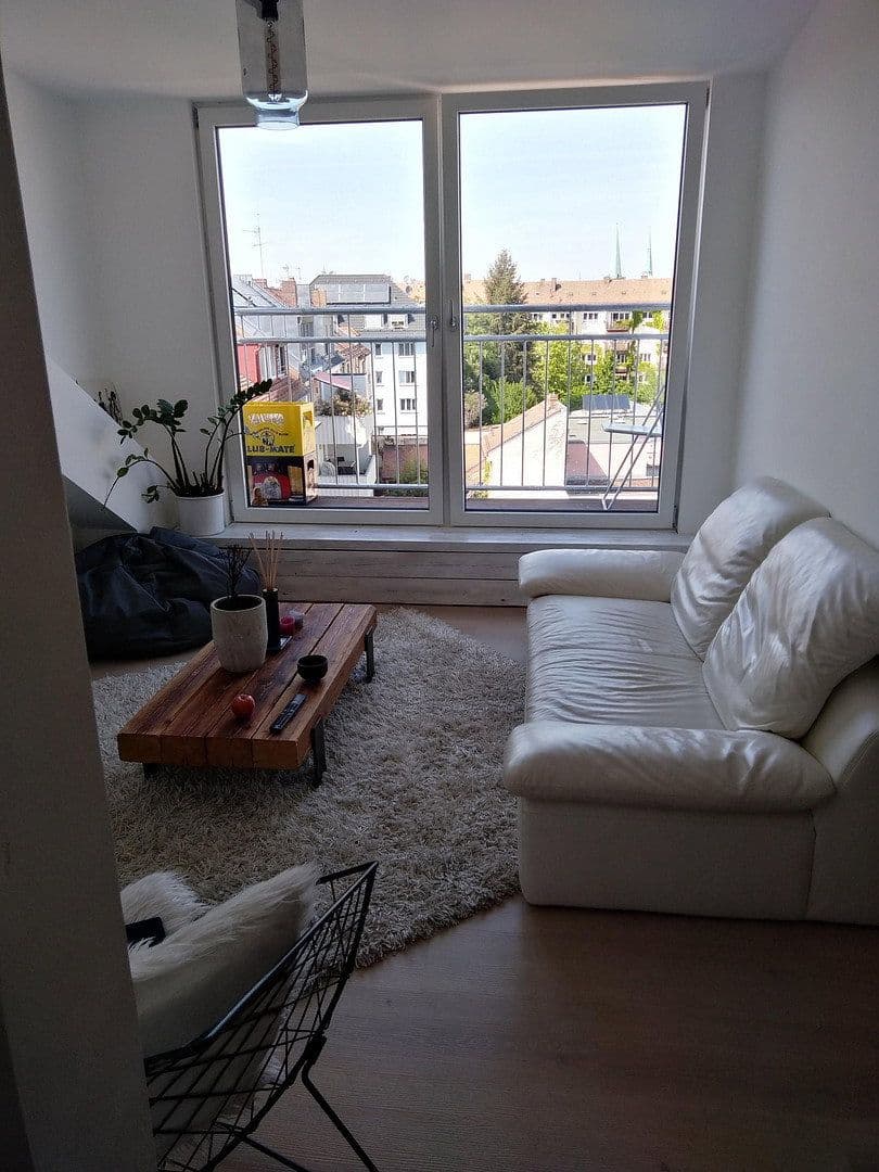 Prenájom bytu 4-izbový 96 m², Feldgasse 51, Nürnberg, Bavorsko Prenájom bytu 4-izbový 96 m², Feldgasse 51, Nürnberg, Bavorsko