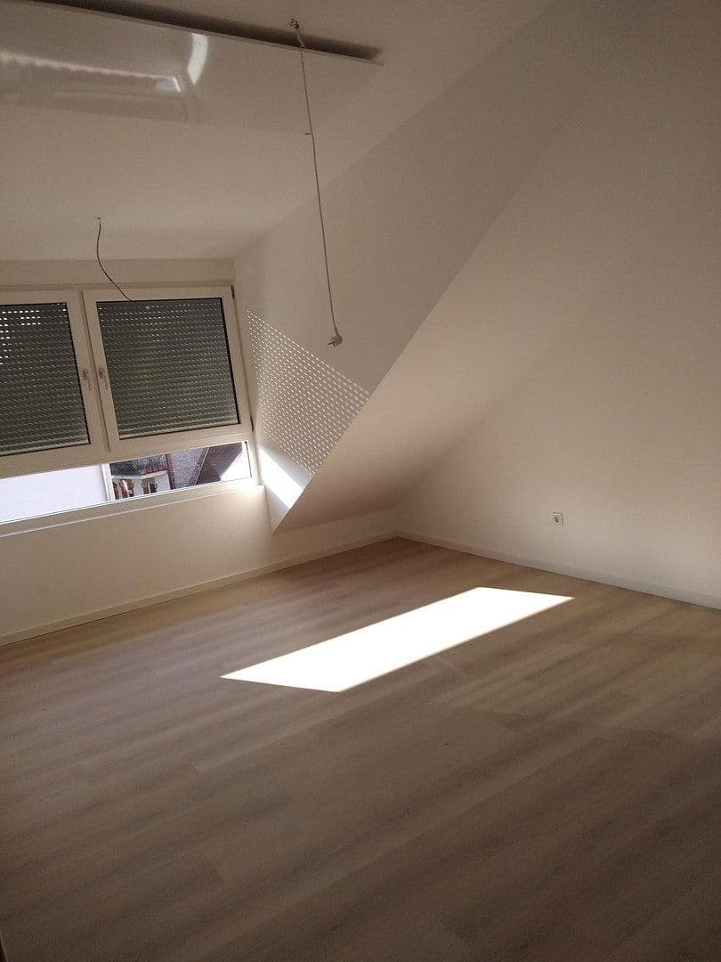 Prenájom bytu 4-izbový 96 m², Feldgasse 51, Nürnberg, Bavorsko Prenájom bytu 4-izbový 96 m², Feldgasse 51, Nürnberg, Bavorsko