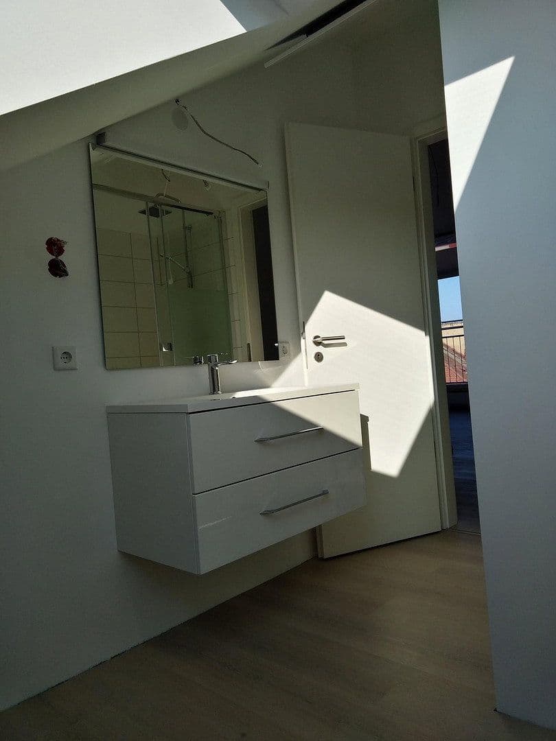Prenájom bytu 4-izbový 96 m², Feldgasse 51, Nürnberg, Bavorsko Prenájom bytu 4-izbový 96 m², Feldgasse 51, Nürnberg, Bavorsko