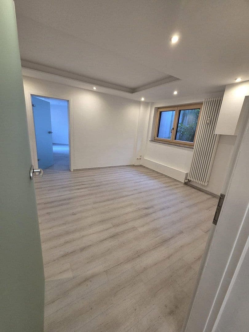 Prenájom kancelárie 55 m², Amalienburgstrasse 23, München, Bavorsko Prenájom kancelárie 55 m², Amalienburgstrasse 23, München, Bavorsko