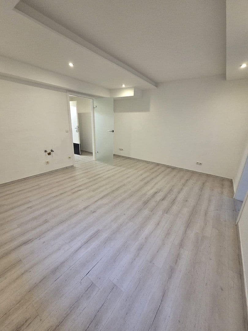 Prenájom kancelárie 55 m², Amalienburgstrasse 23, München, Bavorsko Prenájom kancelárie 55 m², Amalienburgstrasse 23, München, Bavorsko