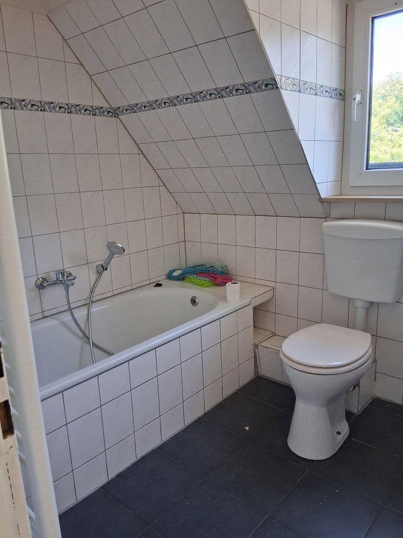 Prenájom bytu 4-izbový 68 m², Joseph-Mäurer-Straße 38, Wipperfürth, Severné Porýnie - Westfálsko Prenájom bytu 4-izbový 68 m², Joseph-Mäurer-Straße 38, Wipperfürth, Severné Porýnie - Westfálsko