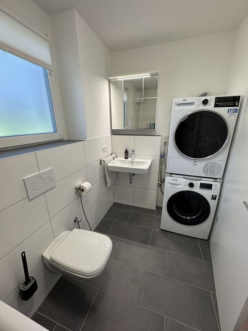 Prenájom domu 111 m², pozemek 128 m², Heimsheim, Bádensko-Wurttembersko Prenájom domu 111 m², pozemek 128 m², Heimsheim, Bádensko-Wurttembersko