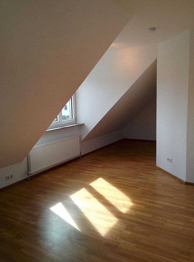 Prenájom bytu 3-izbový 74 m², München, Bavorsko Prenájom bytu 3-izbový 74 m², München, Bavorsko
