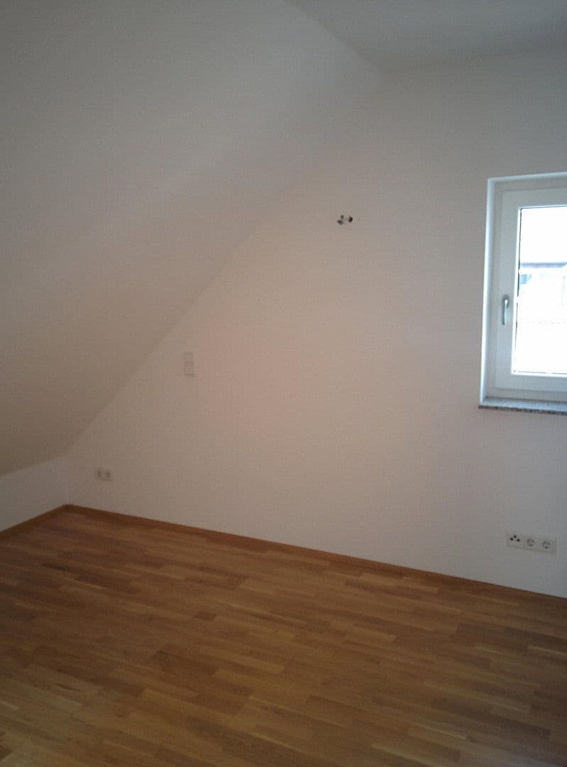 Prenájom bytu 3-izbový 74 m², München, Bavorsko Prenájom bytu 3-izbový 74 m², München, Bavorsko