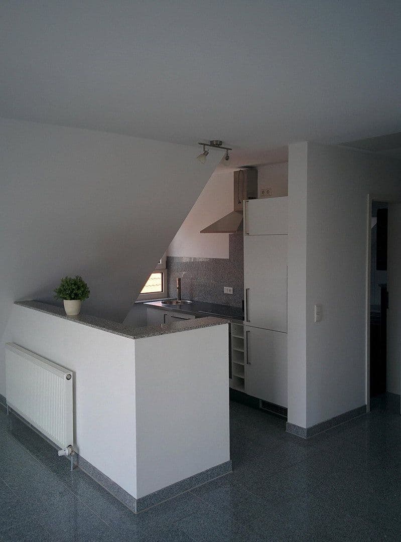 Prenájom bytu 3-izbový 74 m², München, Bavorsko Prenájom bytu 3-izbový 74 m², München, Bavorsko