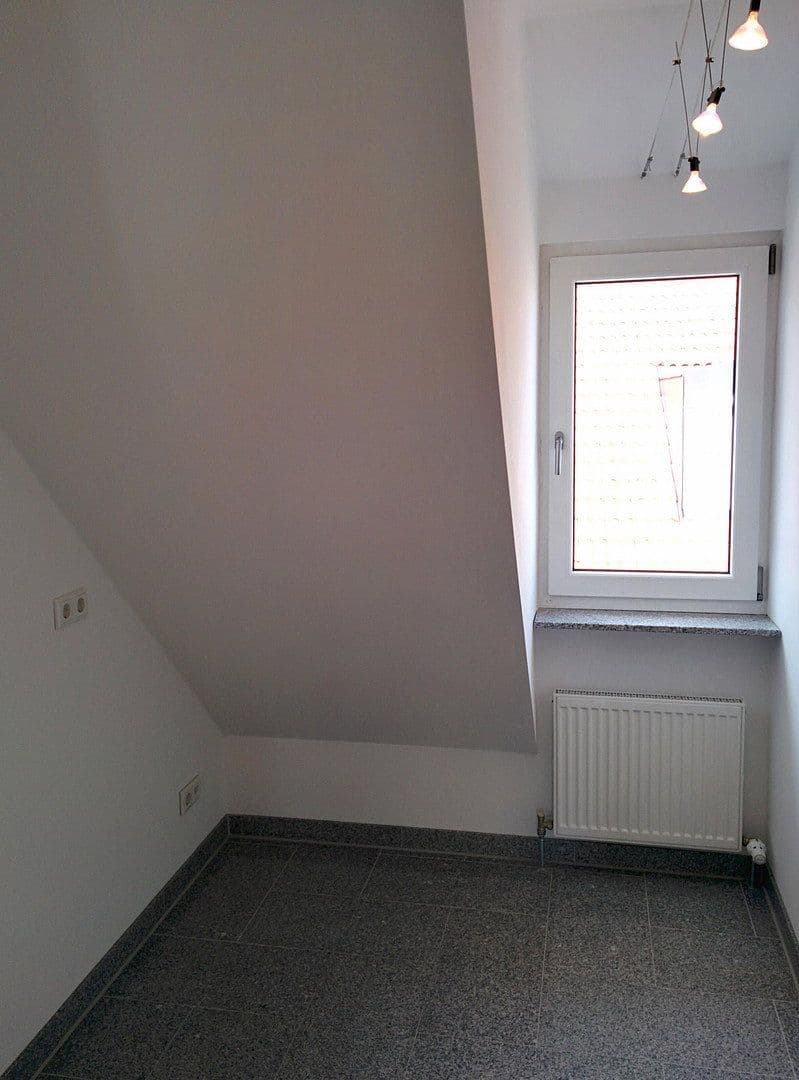 Prenájom bytu 3-izbový 74 m², München, Bavorsko Prenájom bytu 3-izbový 74 m², München, Bavorsko
