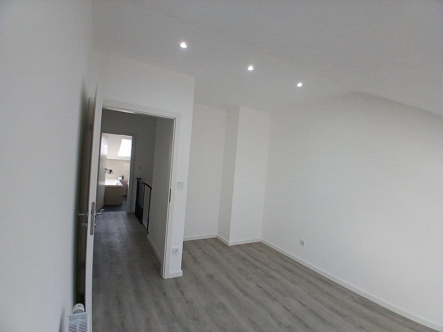 Predaj domu 176 m², pozemek 280 m², Klein-Winternheim, Porýnie-Falcko Predaj domu 176 m², pozemek 280 m², Klein-Winternheim, Porýnie-Falcko