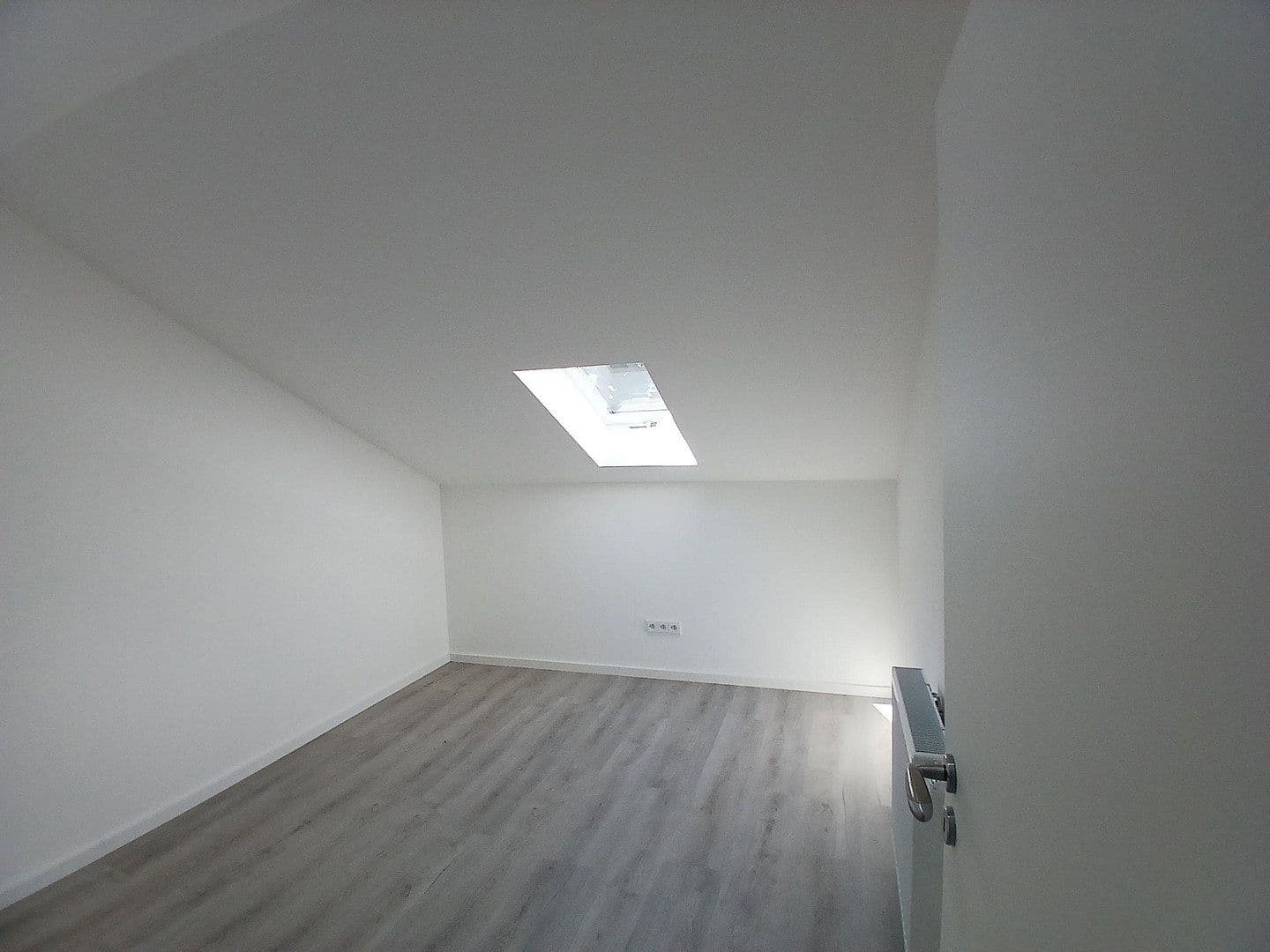Predaj domu 176 m², pozemek 280 m², Klein-Winternheim, Porýnie-Falcko Predaj domu 176 m², pozemek 280 m², Klein-Winternheim, Porýnie-Falcko