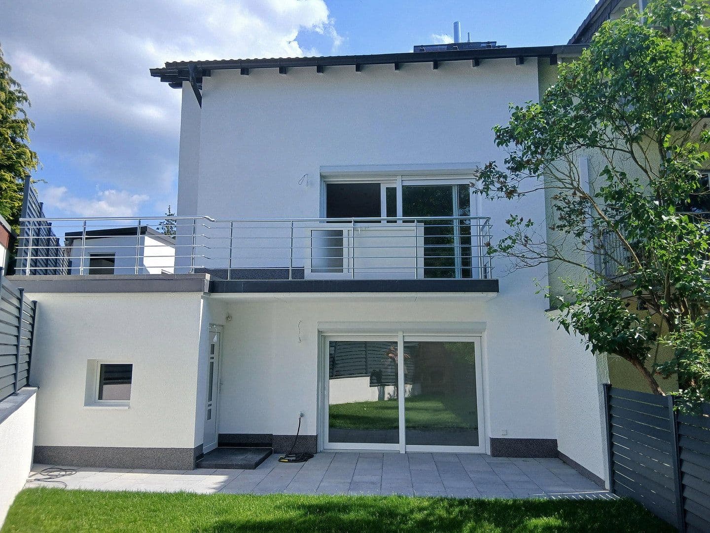 Predaj domu 176 m², pozemek 280 m², Klein-Winternheim, Porýnie-Falcko Predaj domu 176 m², pozemek 280 m², Klein-Winternheim, Porýnie-Falcko