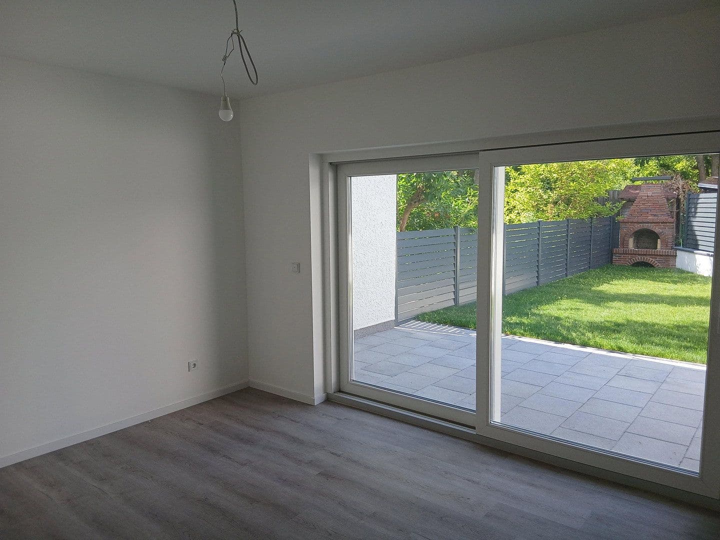 Predaj domu 176 m², pozemek 280 m², Klein-Winternheim, Porýnie-Falcko Predaj domu 176 m², pozemek 280 m², Klein-Winternheim, Porýnie-Falcko