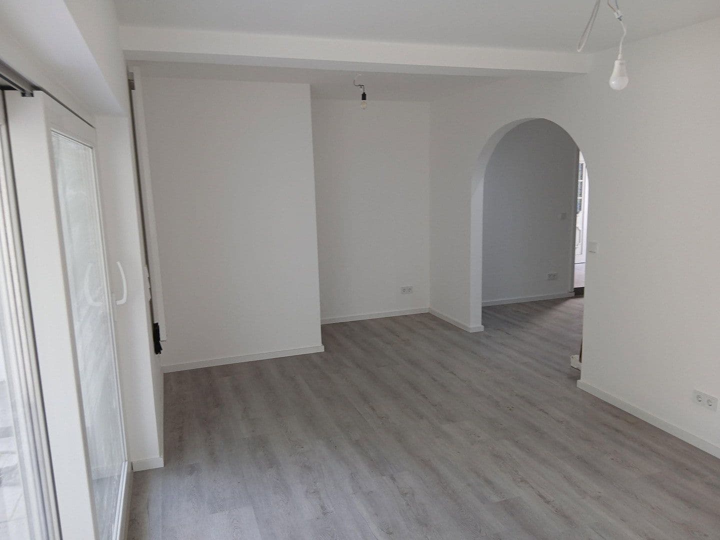 Predaj domu 176 m², pozemek 280 m², Klein-Winternheim, Porýnie-Falcko Predaj domu 176 m², pozemek 280 m², Klein-Winternheim, Porýnie-Falcko