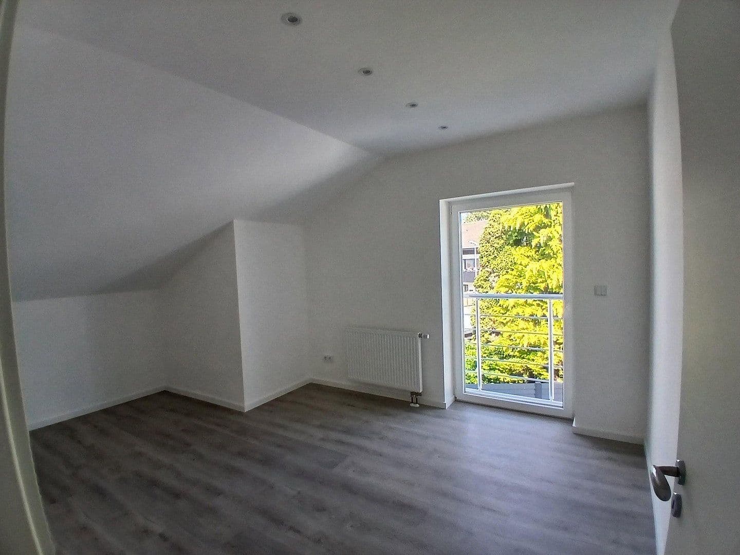 Predaj domu 176 m², pozemek 280 m², Klein-Winternheim, Porýnie-Falcko Predaj domu 176 m², pozemek 280 m², Klein-Winternheim, Porýnie-Falcko