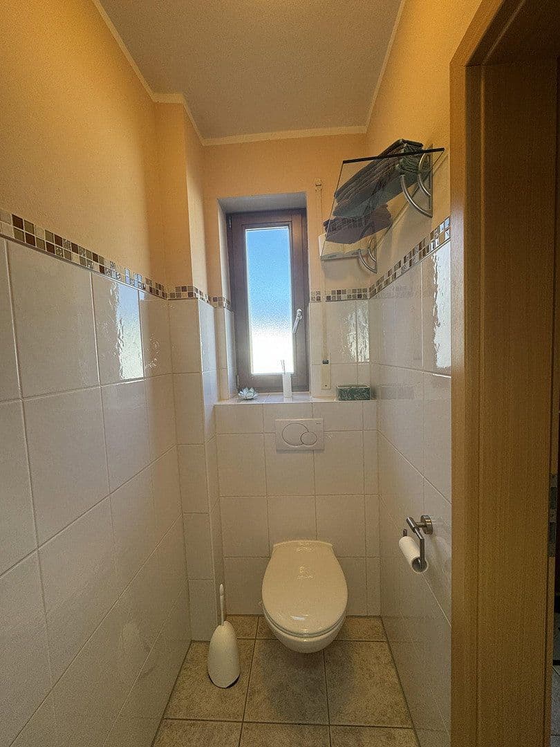 Predaj domu 138 m², pozemek 152 m², Oppenheim, Porýnie-Falcko Predaj domu 138 m², pozemek 152 m², Oppenheim, Porýnie-Falcko