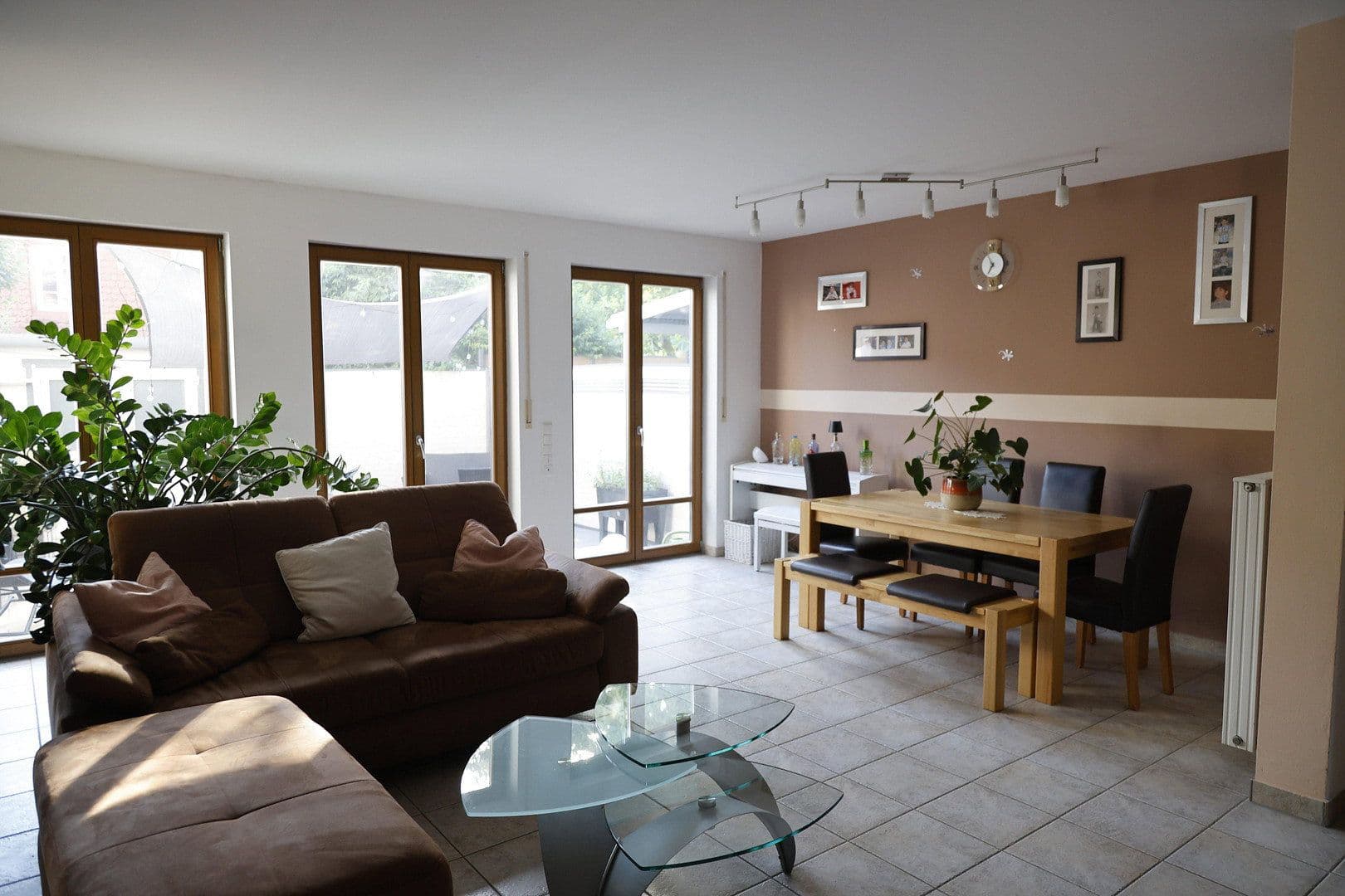 Predaj domu 138 m², pozemek 152 m², Oppenheim, Porýnie-Falcko Predaj domu 138 m², pozemek 152 m², Oppenheim, Porýnie-Falcko