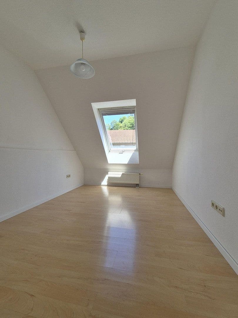 Prenájom bytu 3-izbový 70 m², Mühlstraße22, Neuenbürg, Bádensko-Wurttembersko Prenájom bytu 3-izbový 70 m², Mühlstraße22, Neuenbürg, Bádensko-Wurttembersko