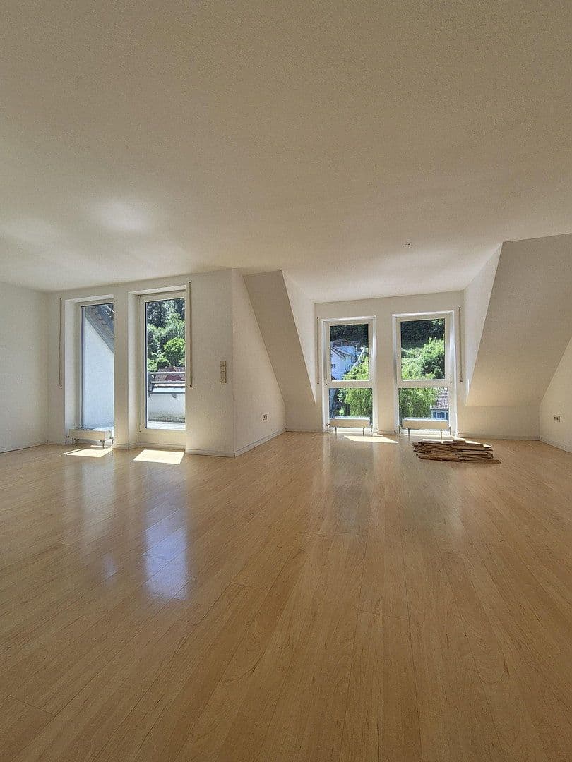 Prenájom bytu 3-izbový 70 m², Mühlstraße22, Neuenbürg, Bádensko-Wurttembersko Prenájom bytu 3-izbový 70 m², Mühlstraße22, Neuenbürg, Bádensko-Wurttembersko