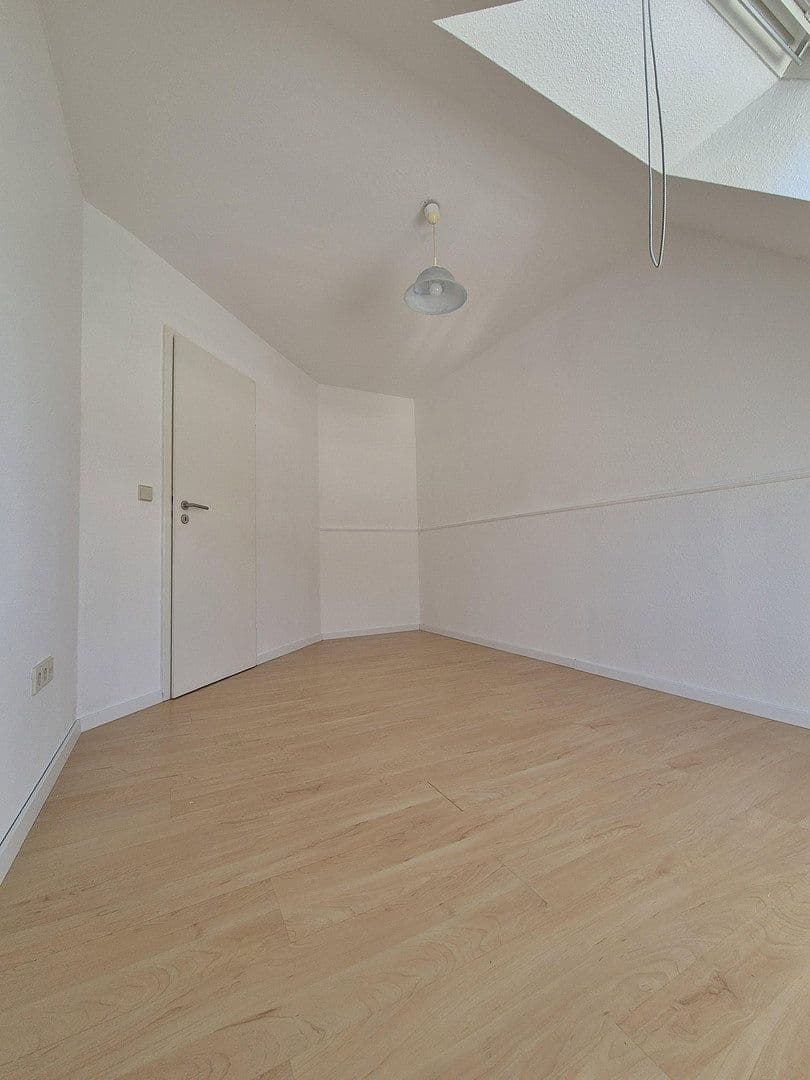 Prenájom bytu 3-izbový 70 m², Mühlstraße22, Neuenbürg, Bádensko-Wurttembersko Prenájom bytu 3-izbový 70 m², Mühlstraße22, Neuenbürg, Bádensko-Wurttembersko