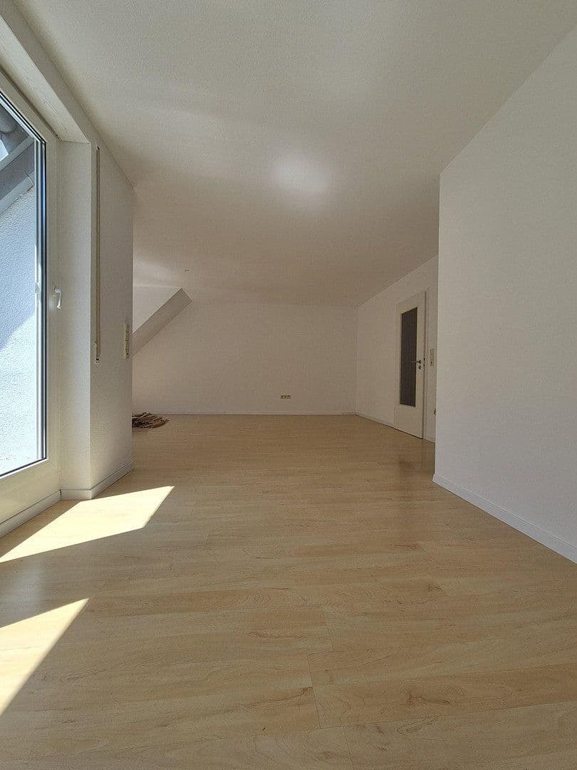 Prenájom bytu 3-izbový 70 m², Mühlstraße22, Neuenbürg, Bádensko-Wurttembersko Prenájom bytu 3-izbový 70 m², Mühlstraße22, Neuenbürg, Bádensko-Wurttembersko