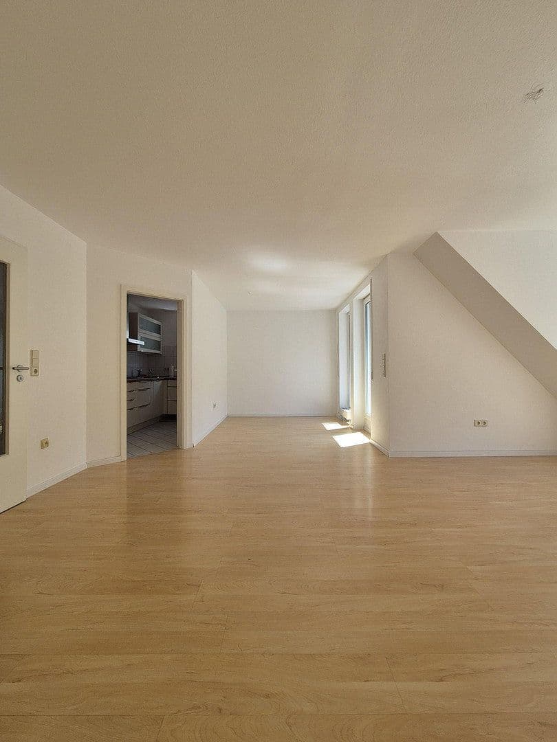 Prenájom bytu 3-izbový 70 m², Mühlstraße22, Neuenbürg, Bádensko-Wurttembersko Prenájom bytu 3-izbový 70 m², Mühlstraße22, Neuenbürg, Bádensko-Wurttembersko