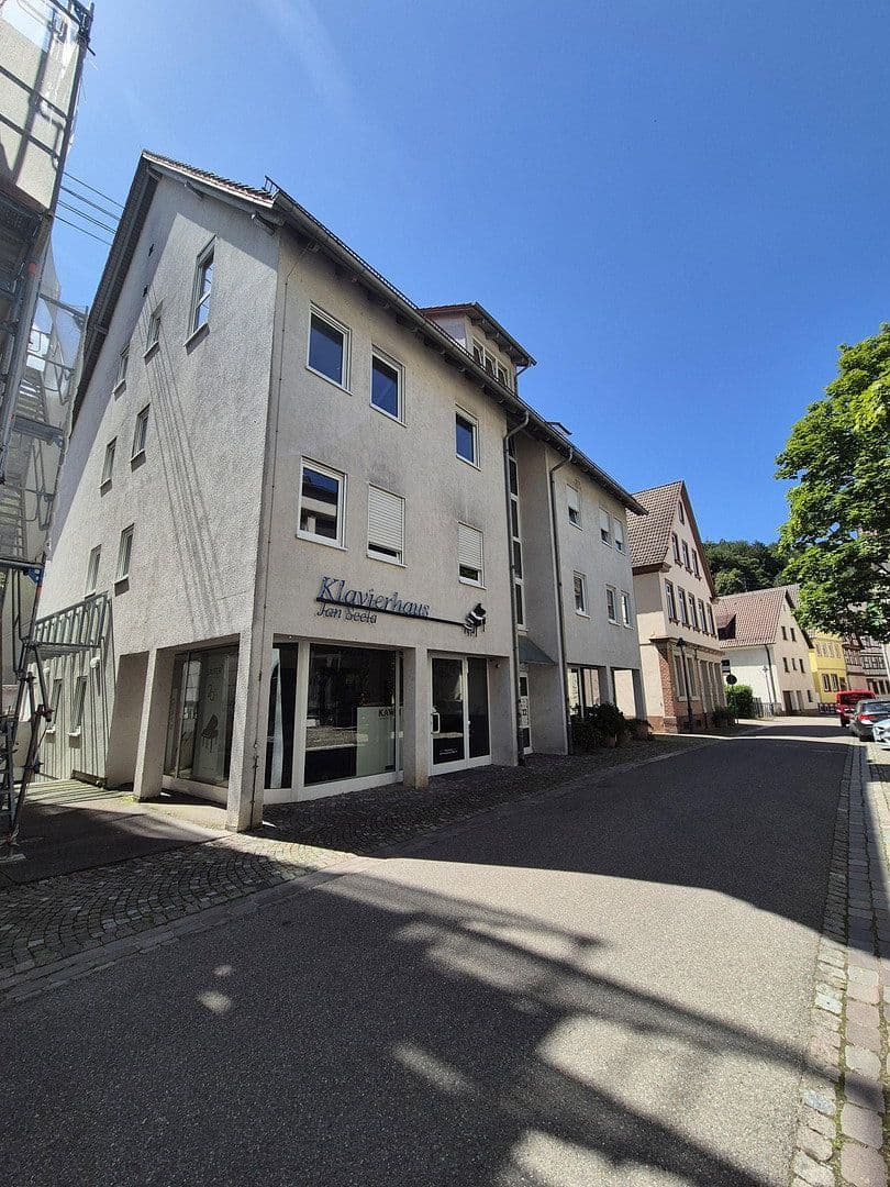 Prenájom bytu 3-izbový 70 m², Mühlstraße22, Neuenbürg, Bádensko-Wurttembersko Prenájom bytu 3-izbový 70 m², Mühlstraße22, Neuenbürg, Bádensko-Wurttembersko