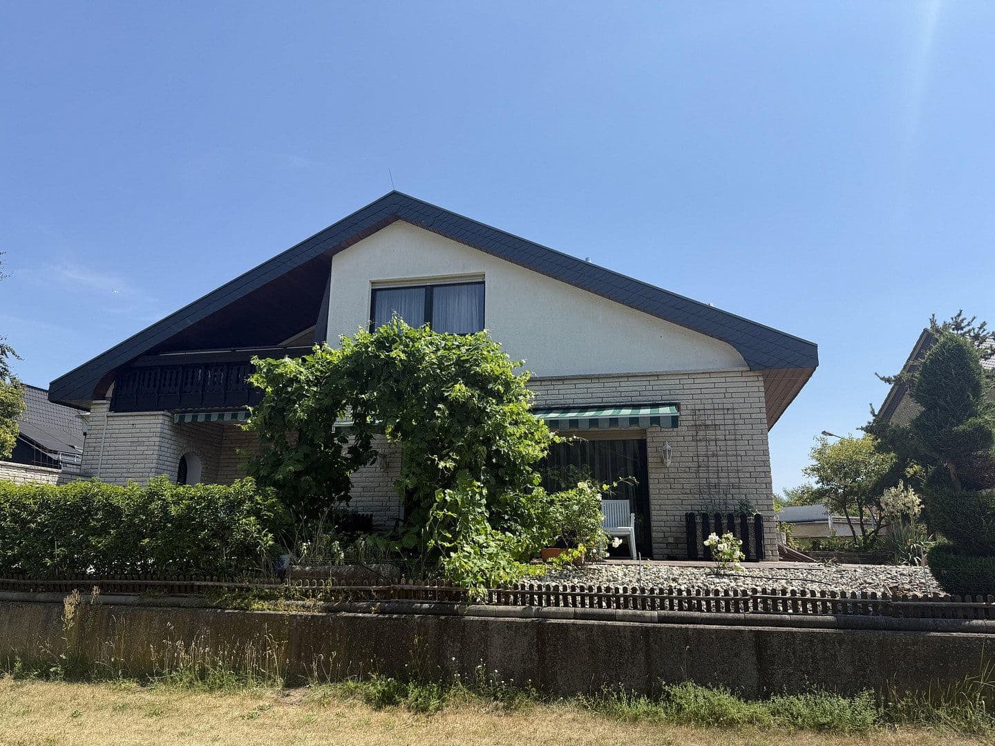 Predaj domu 269 m², pozemek 599 m², Weiterstadt, Hesensko Predaj domu 269 m², pozemek 599 m², Weiterstadt, Hesensko