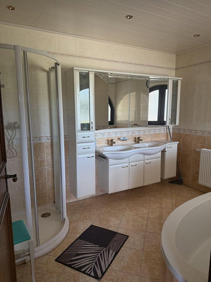 Predaj domu 269 m², pozemek 599 m², Weiterstadt, Hesensko Predaj domu 269 m², pozemek 599 m², Weiterstadt, Hesensko