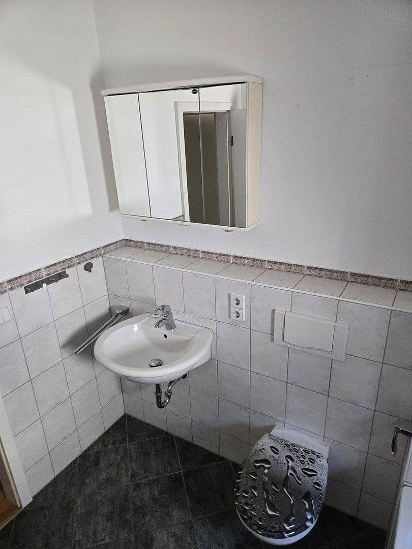 Prenájom bytu 3-izbový 85 m², Beelitzer Straße 39, Schwielowsee, Brandenbursko Prenájom bytu 3-izbový 85 m², Beelitzer Straße 39, Schwielowsee, Brandenbursko