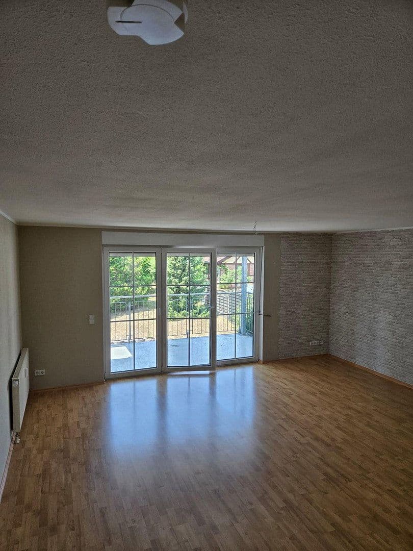 Prenájom bytu 3-izbový 85 m², Beelitzer Straße 39, Schwielowsee, Brandenbursko Prenájom bytu 3-izbový 85 m², Beelitzer Straße 39, Schwielowsee, Brandenbursko