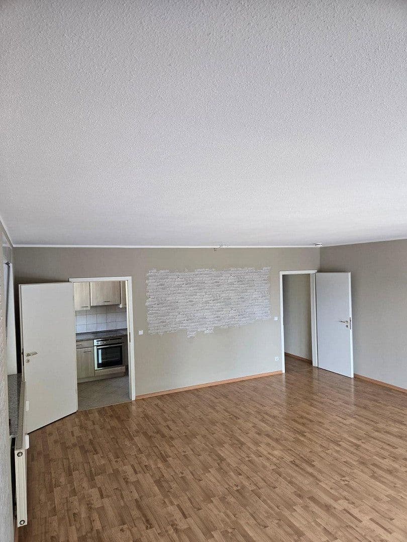 Prenájom bytu 3-izbový 85 m², Beelitzer Straße 39, Schwielowsee, Brandenbursko Prenájom bytu 3-izbový 85 m², Beelitzer Straße 39, Schwielowsee, Brandenbursko
