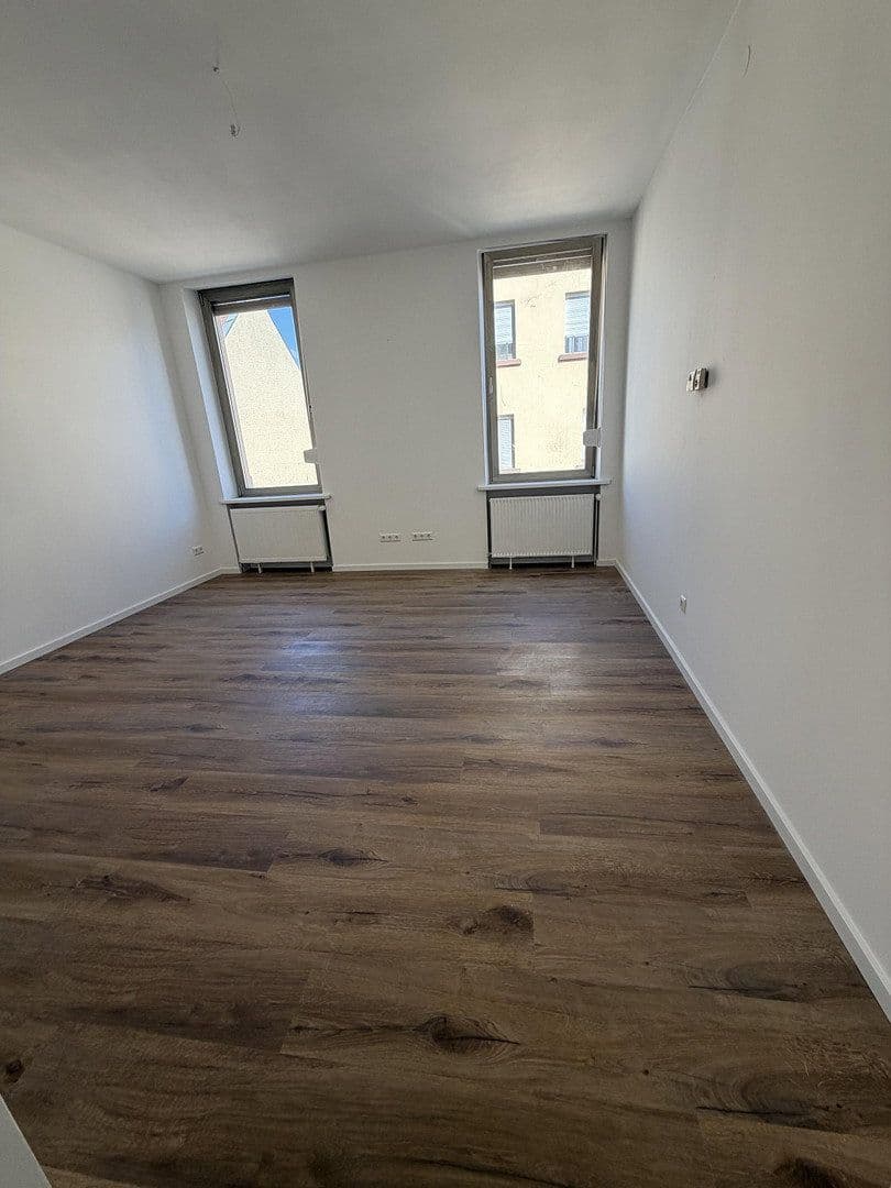 Prenájom bytu 5-izbový 135 m², Kämmererstr 32, Speyer, Porýnie-Falcko Prenájom bytu 5-izbový 135 m², Kämmererstr 32, Speyer, Porýnie-Falcko