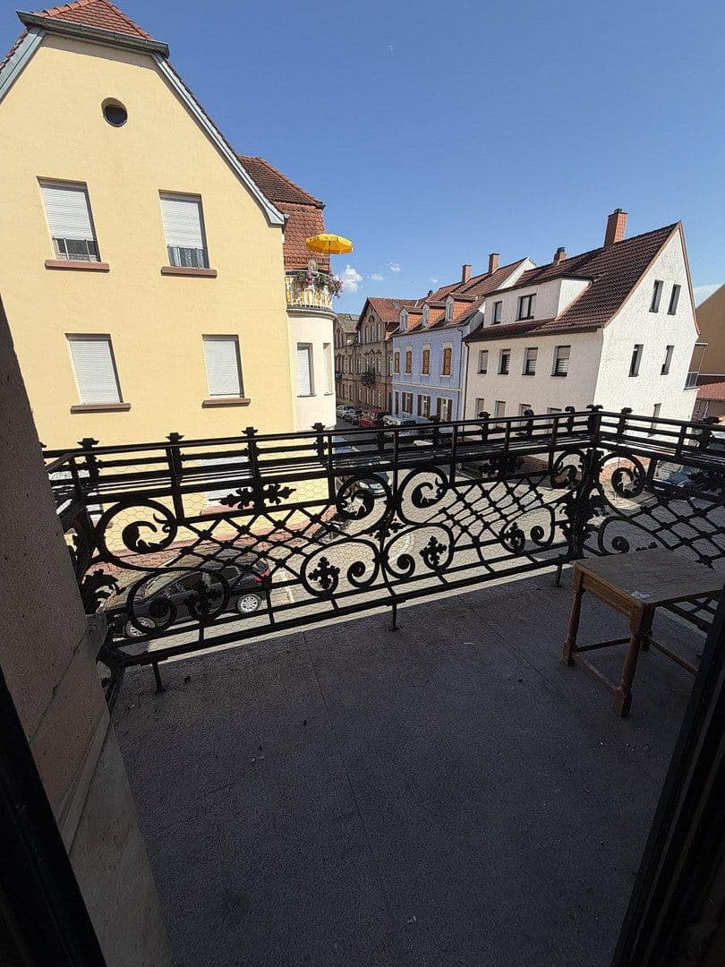 Prenájom bytu 5-izbový 135 m², Kämmererstr 32, Speyer, Porýnie-Falcko Prenájom bytu 5-izbový 135 m², Kämmererstr 32, Speyer, Porýnie-Falcko