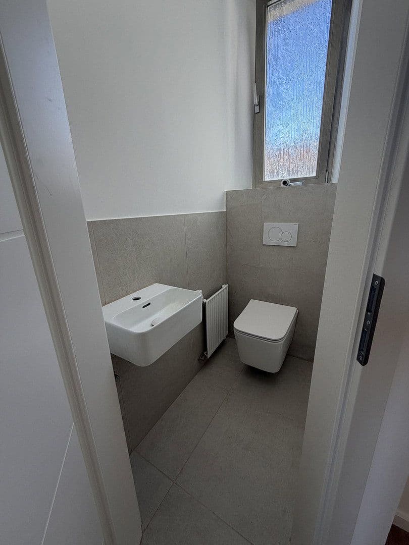 Prenájom bytu 5-izbový 135 m², Kämmererstr 32, Speyer, Porýnie-Falcko Prenájom bytu 5-izbový 135 m², Kämmererstr 32, Speyer, Porýnie-Falcko