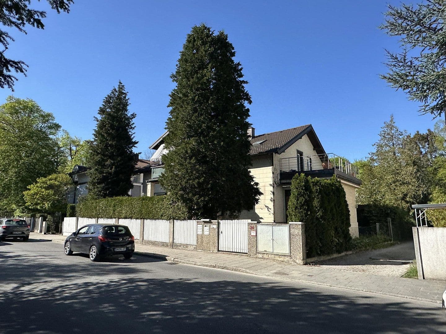 Predaj domu 200 m², pozemek 731 m², Planegg, Bavorsko Predaj domu 200 m², pozemek 731 m², Planegg, Bavorsko