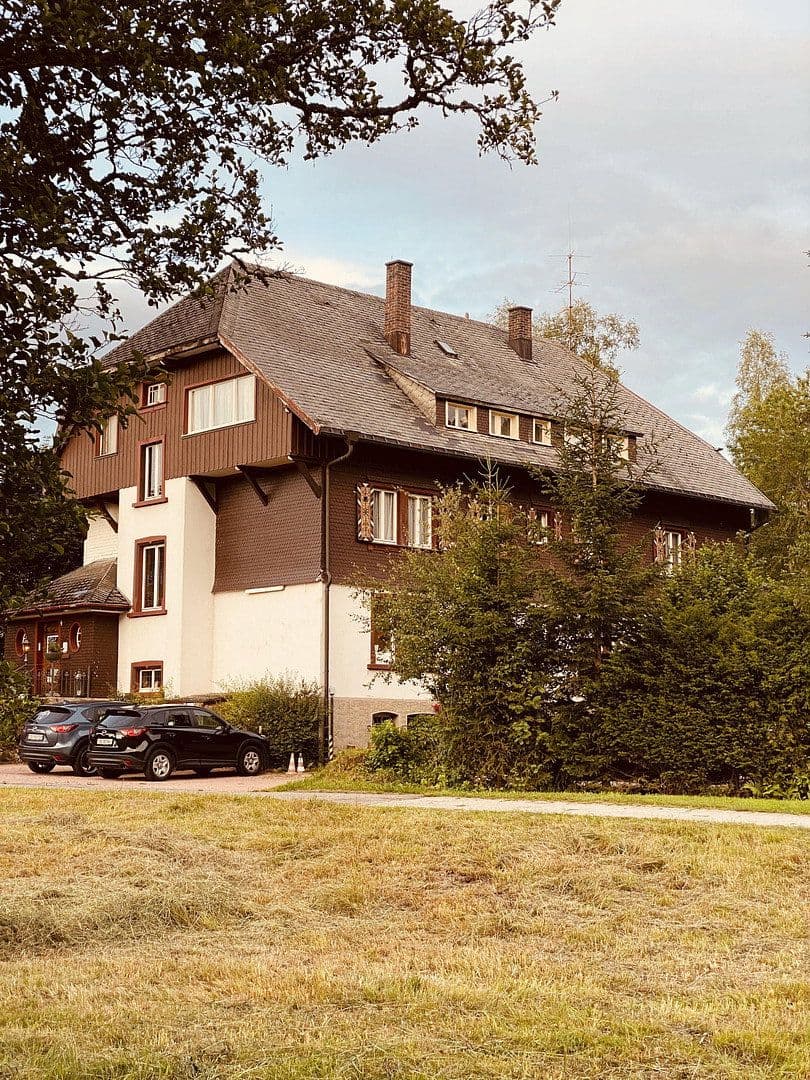 Predaj domu 576 m², pozemek 1.332 m², Hinterzarten, Bádensko-Wurttembersko Predaj domu 576 m², pozemek 1.332 m², Hinterzarten, Bádensko-Wurttembersko