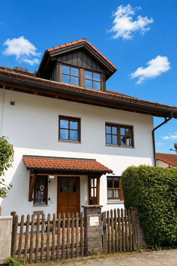 Predaj domu 226 m², pozemek 378 m², Hofolding, Bavorsko Predaj domu 226 m², pozemek 378 m², Hofolding, Bavorsko