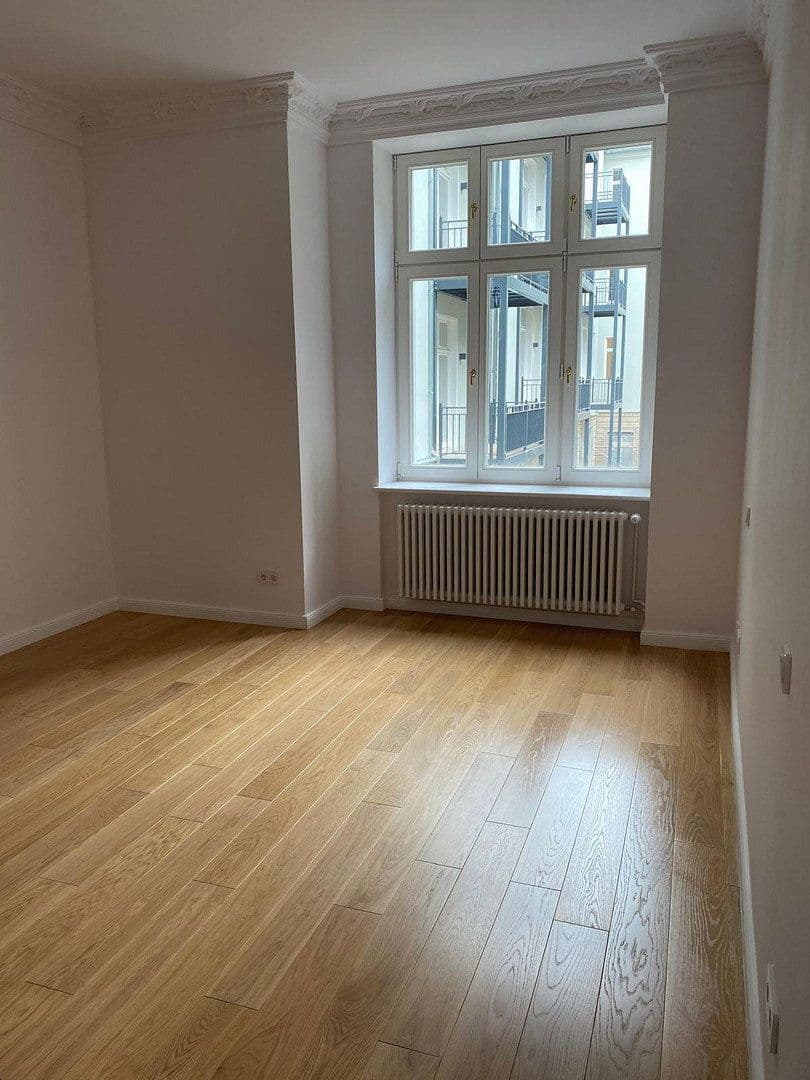 Prenájom bytu 3-izbový 86 m², Schloßstr. 69, Berlin, Berlín Prenájom bytu 3-izbový 86 m², Schloßstr. 69, Berlin, Berlín