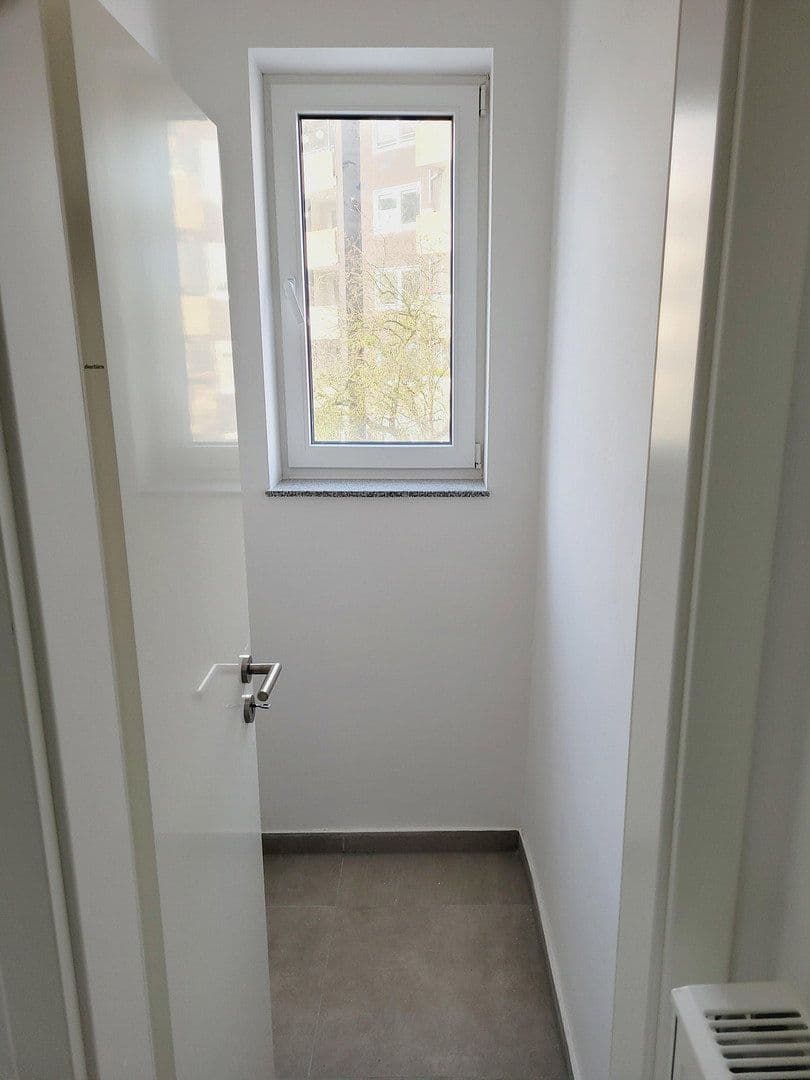 Prenájom bytu 3-izbový 106 m², Händelstr. 4, Duisburg, Severné Porýnie - Westfálsko Prenájom bytu 3-izbový 106 m², Händelstr. 4, Duisburg, Severné Porýnie - Westfálsko