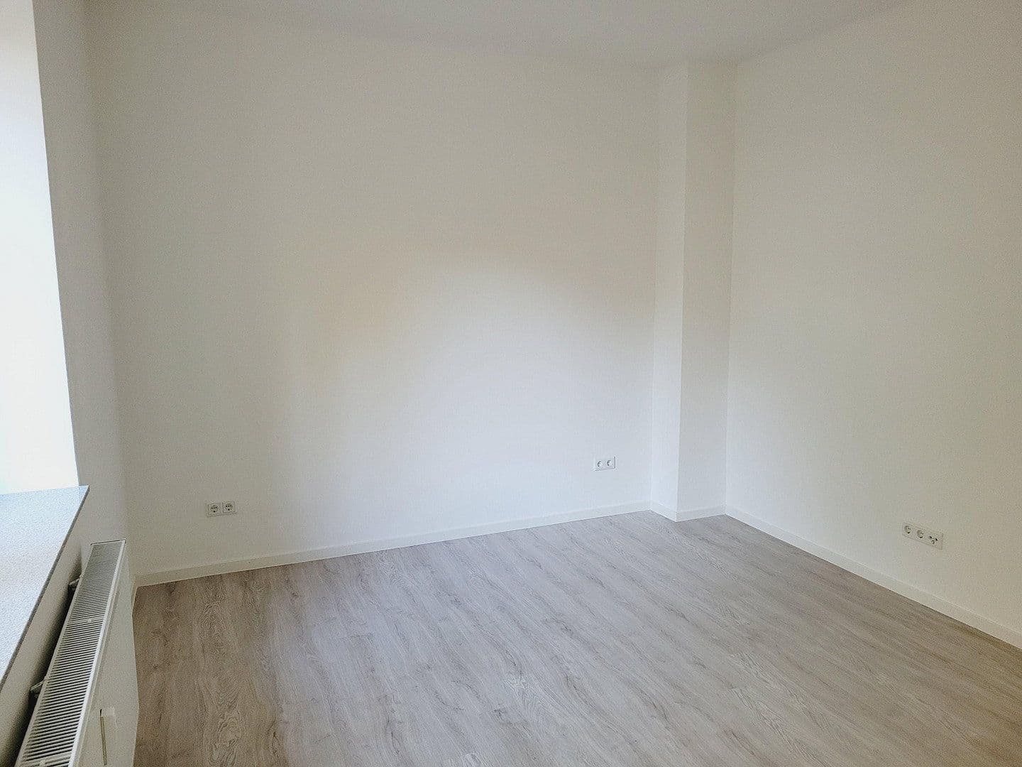 Prenájom bytu 3-izbový 106 m², Händelstr. 4, Duisburg, Severné Porýnie - Westfálsko Prenájom bytu 3-izbový 106 m², Händelstr. 4, Duisburg, Severné Porýnie - Westfálsko