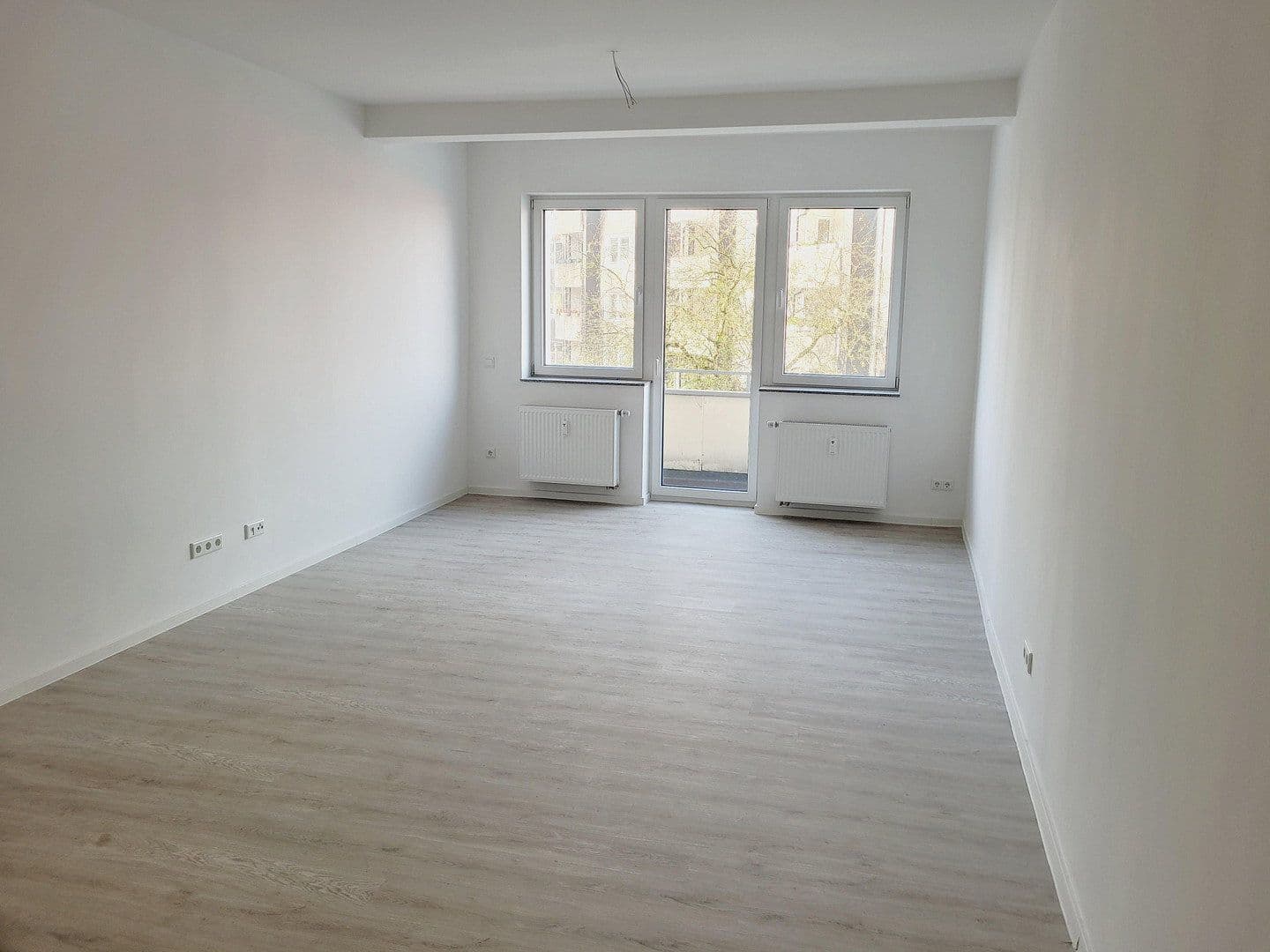 Prenájom bytu 3-izbový 106 m², Händelstr. 4, Duisburg, Severné Porýnie - Westfálsko Prenájom bytu 3-izbový 106 m², Händelstr. 4, Duisburg, Severné Porýnie - Westfálsko