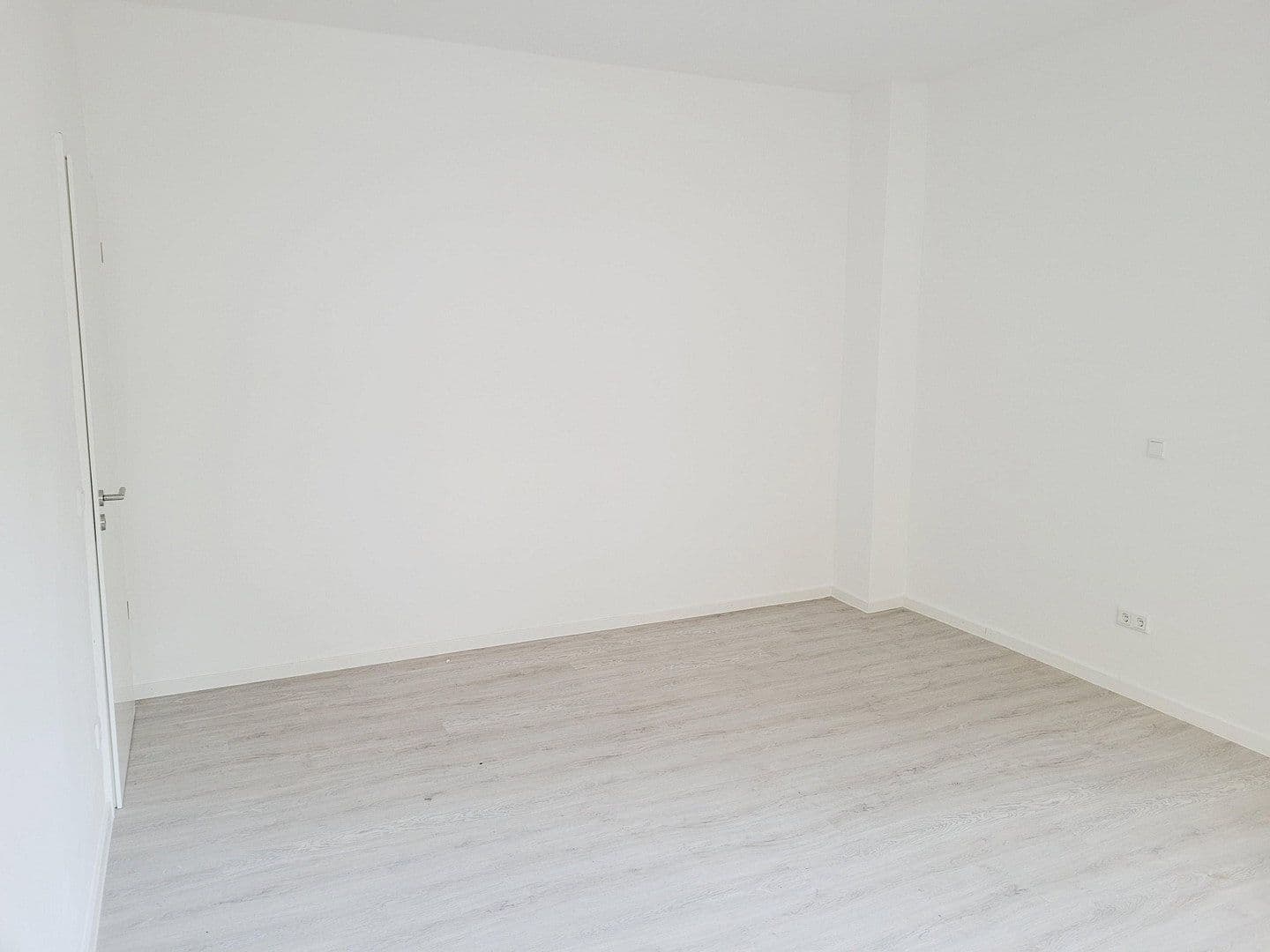 Prenájom bytu 3-izbový 106 m², Händelstr. 4, Duisburg, Severné Porýnie - Westfálsko Prenájom bytu 3-izbový 106 m², Händelstr. 4, Duisburg, Severné Porýnie - Westfálsko