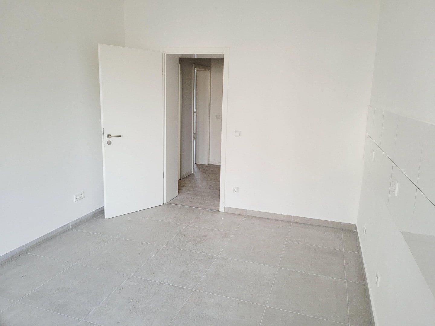 Prenájom bytu 3-izbový 106 m², Händelstr. 4, Duisburg, Severné Porýnie - Westfálsko Prenájom bytu 3-izbový 106 m², Händelstr. 4, Duisburg, Severné Porýnie - Westfálsko