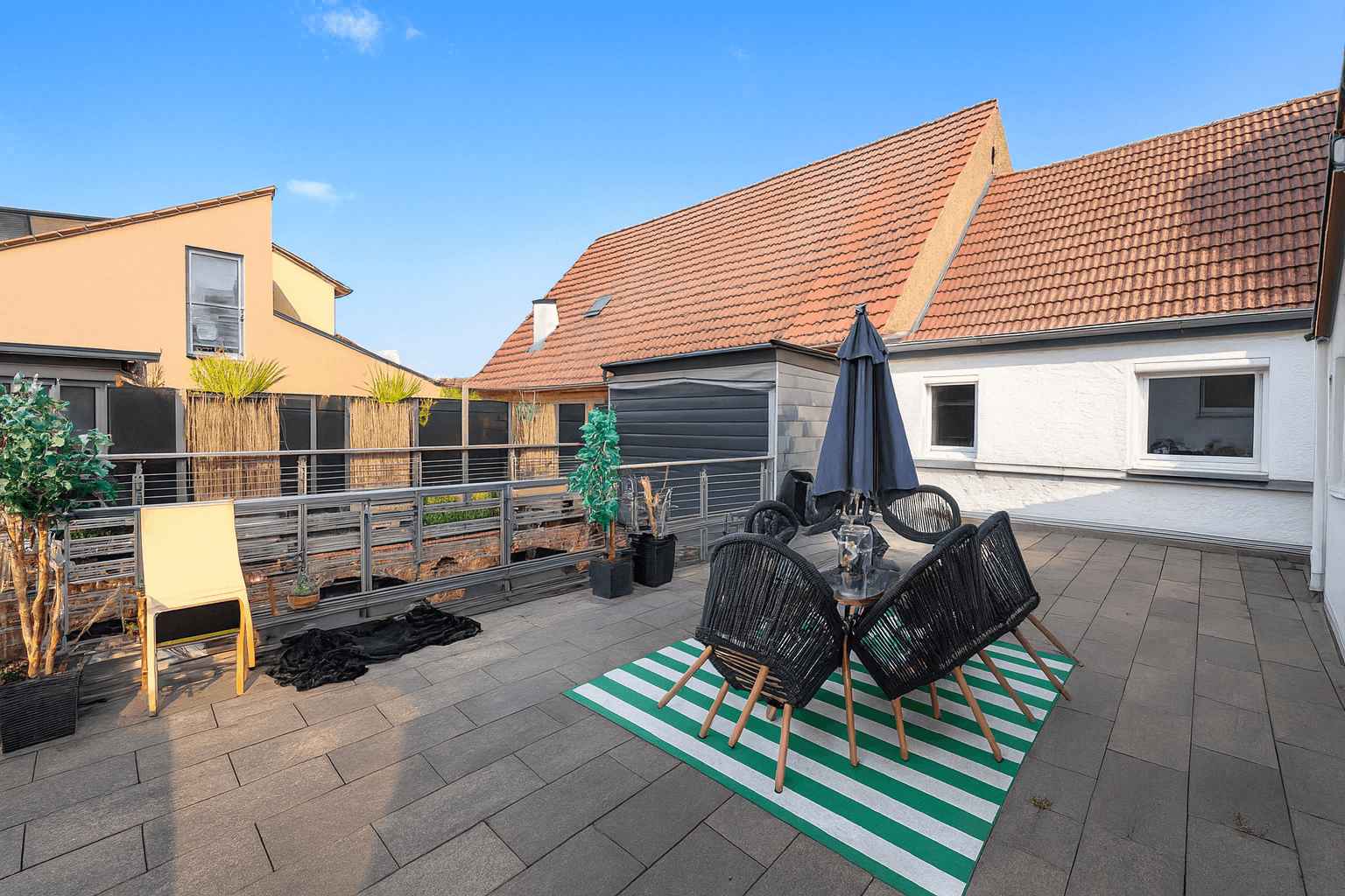 Prenájom bytu 4-izbový 138 m², Schwebheim, Bavorsko Prenájom bytu 4-izbový 138 m², Schwebheim, Bavorsko