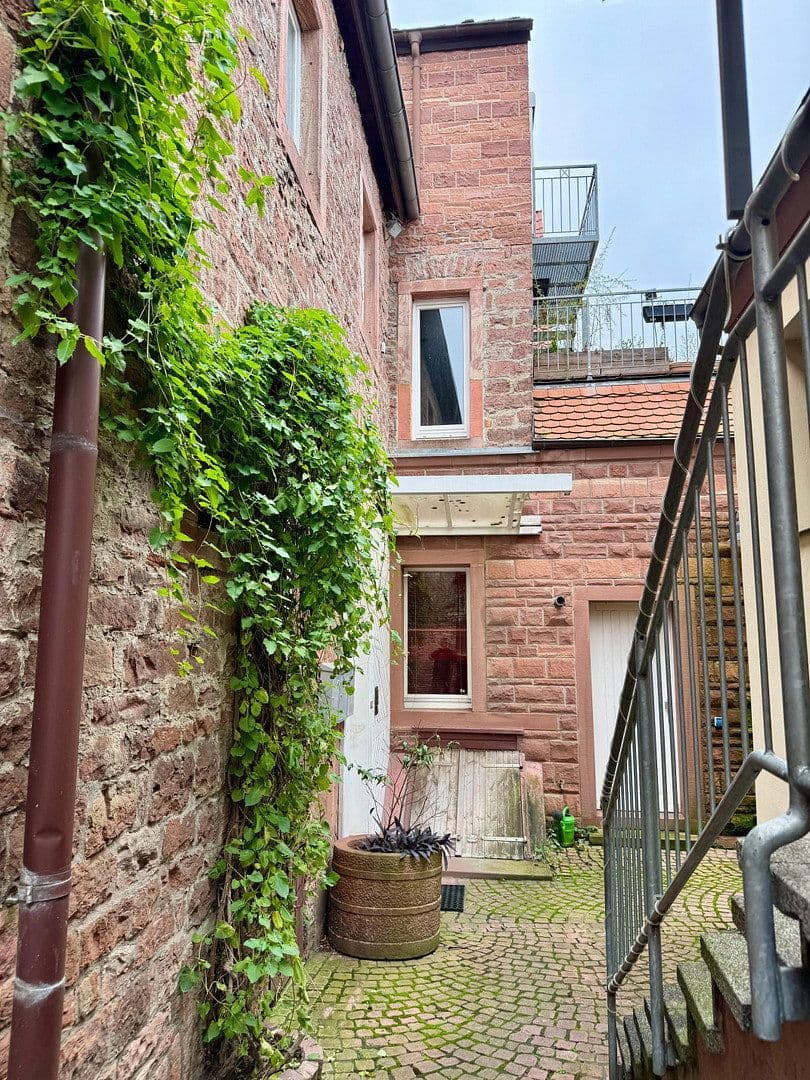 Predaj domu 231 m², pozemek 247 m², Hauptstraße 260, Miltenberg, Bavorsko Predaj domu 231 m², pozemek 247 m², Hauptstraße 260, Miltenberg, Bavorsko