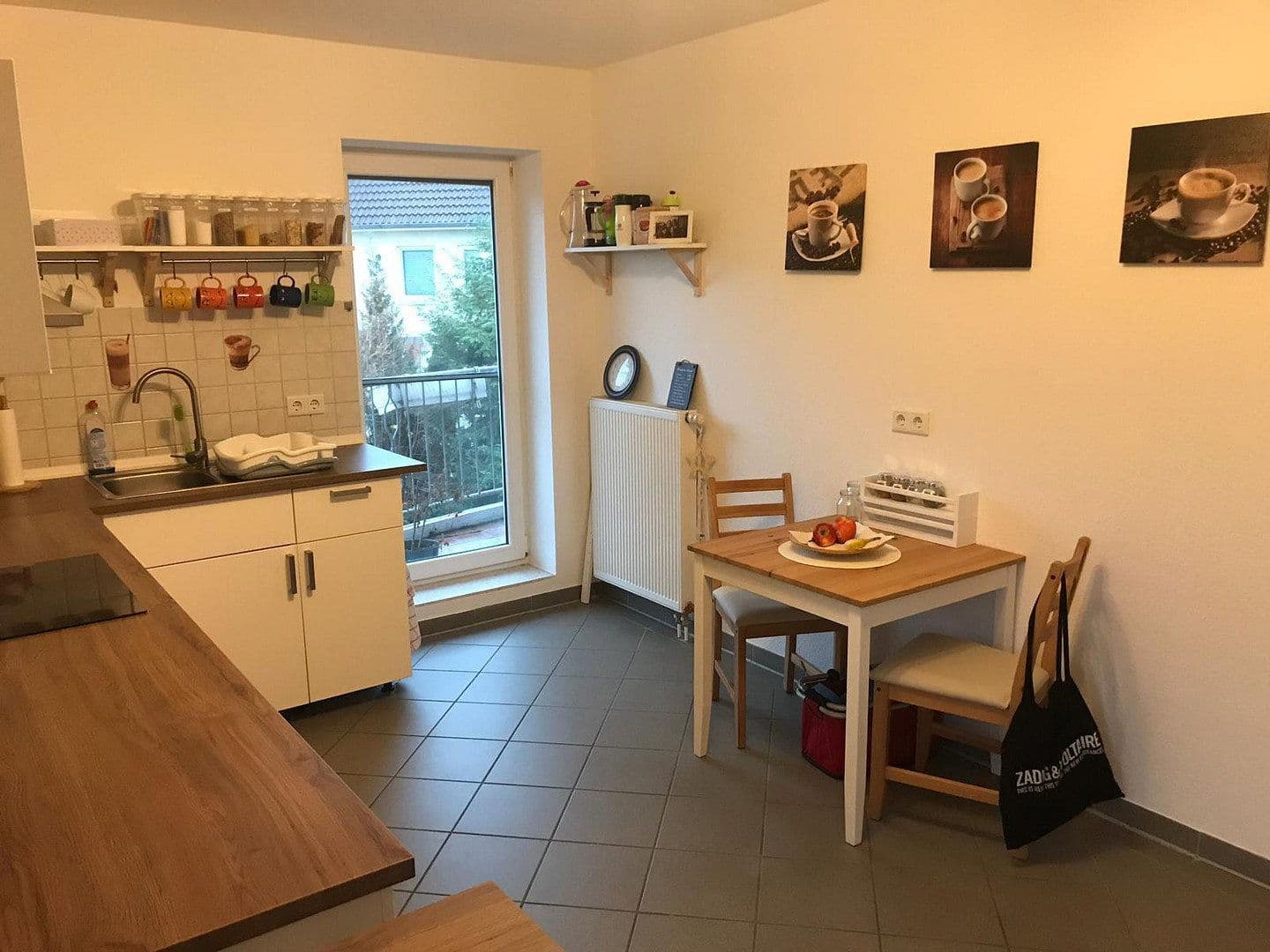 Prenájom bytu 3-izbový 96 m², Hatten, Dolné Sasko Prenájom bytu 3-izbový 96 m², Hatten, Dolné Sasko