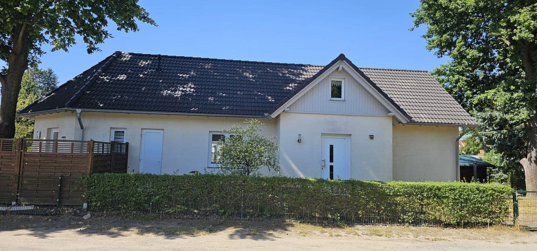 Predaj domu 130 m², pozemek 525 m², Puschkinstraße 19a, Königs Wusterhausen, Brandenbursko Predaj domu 130 m², pozemek 525 m², Puschkinstraße 19a, Königs Wusterhausen, Brandenbursko