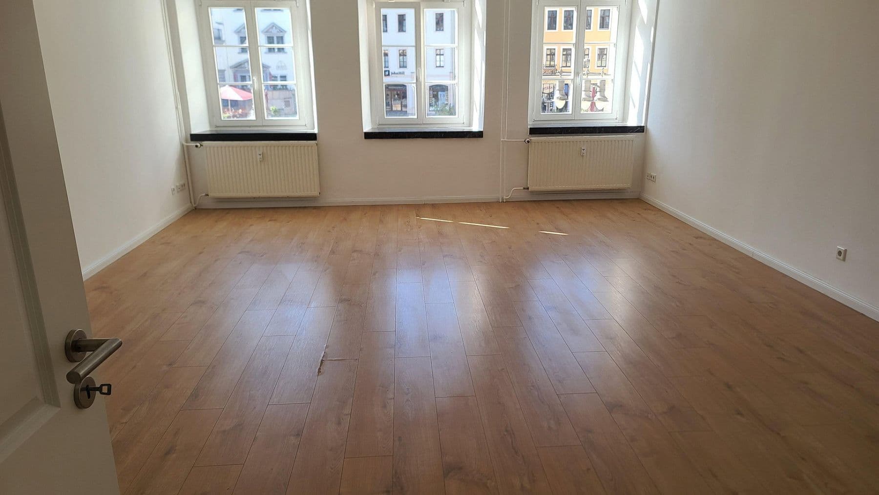 Prenájom bytu 3-izbový 108 m², Markt 11, Gera, Durínsko Prenájom bytu 3-izbový 108 m², Markt 11, Gera, Durínsko