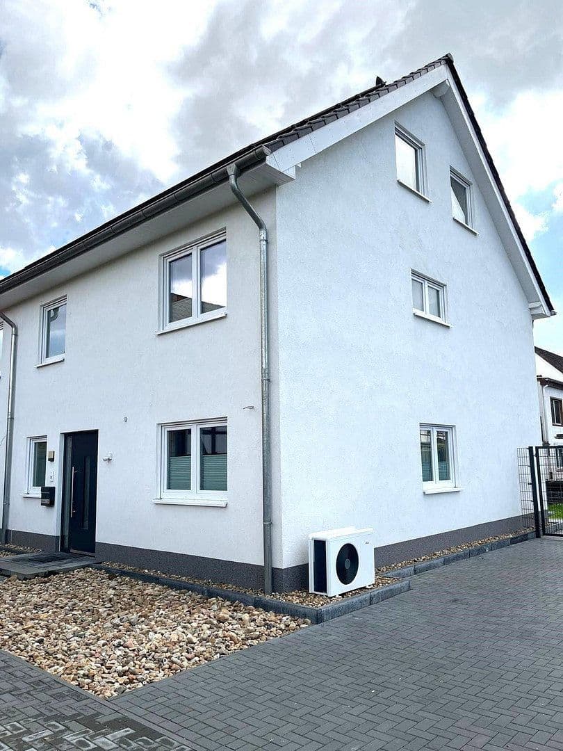 Predaj domu 175 m², pozemek 455 m², Salzgitter, Dolné Sasko Predaj domu 175 m², pozemek 455 m², Salzgitter, Dolné Sasko
